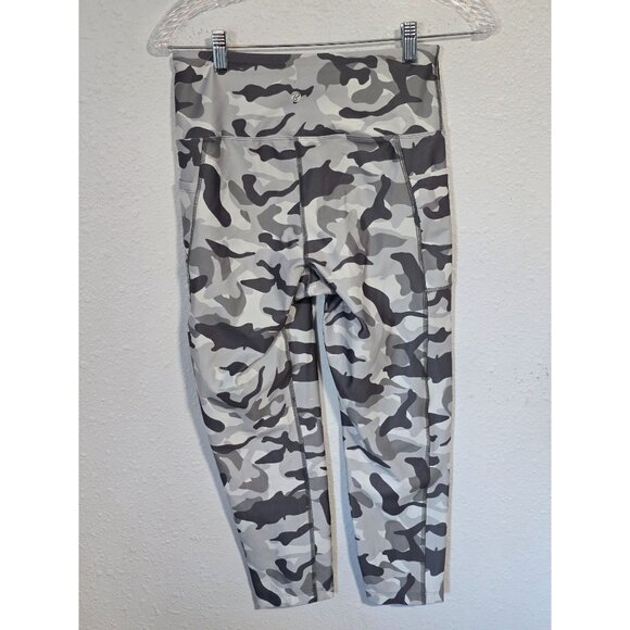 Bally Total Fitness Work Out  Womens Cropped Camo Leggings Pants Gray Size Med - Picture 2 of 5